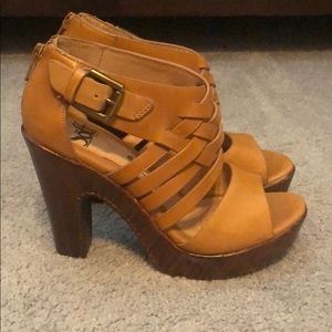 Sofft platform sandal
